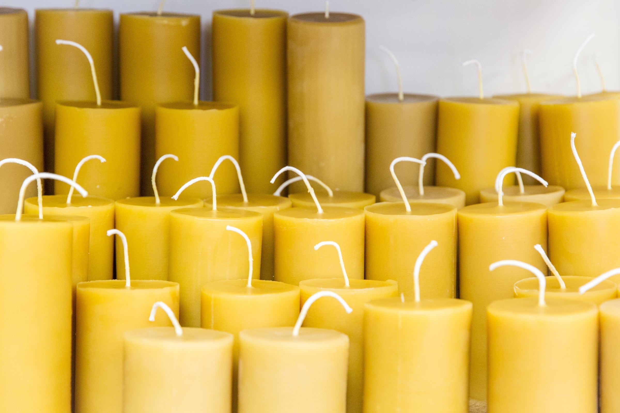 Why Do Natural Beeswax Candles Vary in Color?