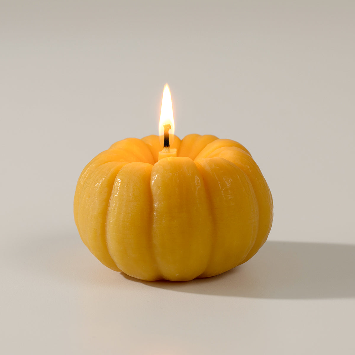 Beeswax Pet Safe Candle - Pumpkin - Thumbnail 5